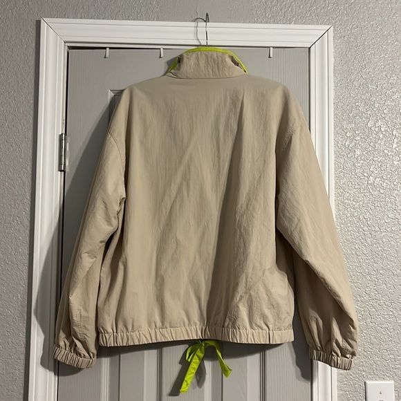 ❤️Levi’s Windbreaker❤️ - Picture 3 of 6